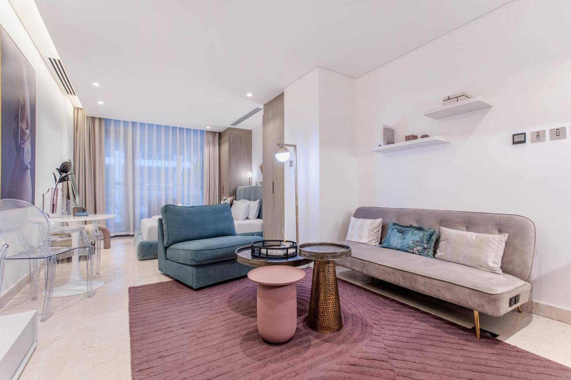 Luxury Studio! Walk To Burj Khalifa Sleeps 3! Apartment *